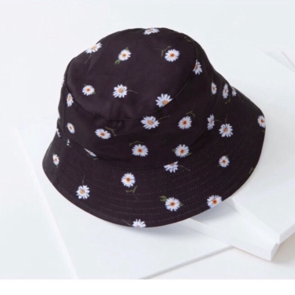 Alice and Olivia Reversible Bucket Sun Hat Daisy print White - Picture 10 of 10